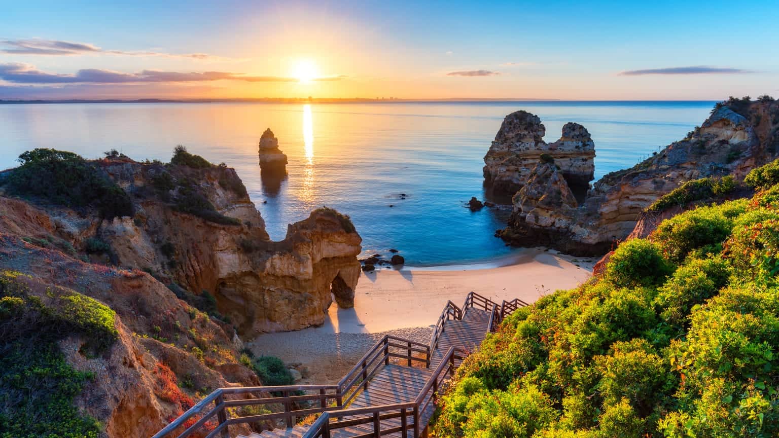 The best Blue Flag beaches and properties in Portugal in 2022