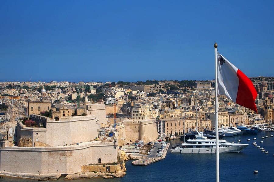 How to get Malta citizenship for exceptional services by direct investment