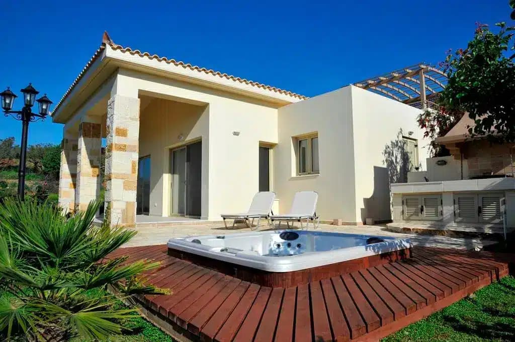 Classic style villas overlooking the bay in Crete 1