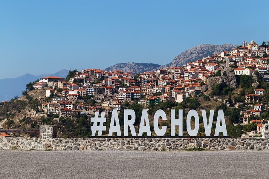 The best places for winter holidays in Greece: Arachova