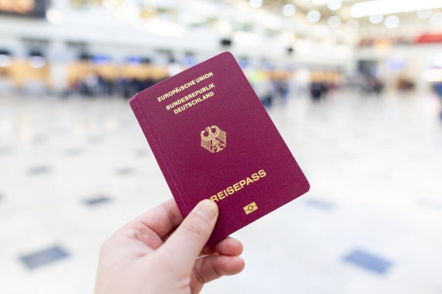 How to obtain German citizenship - passport