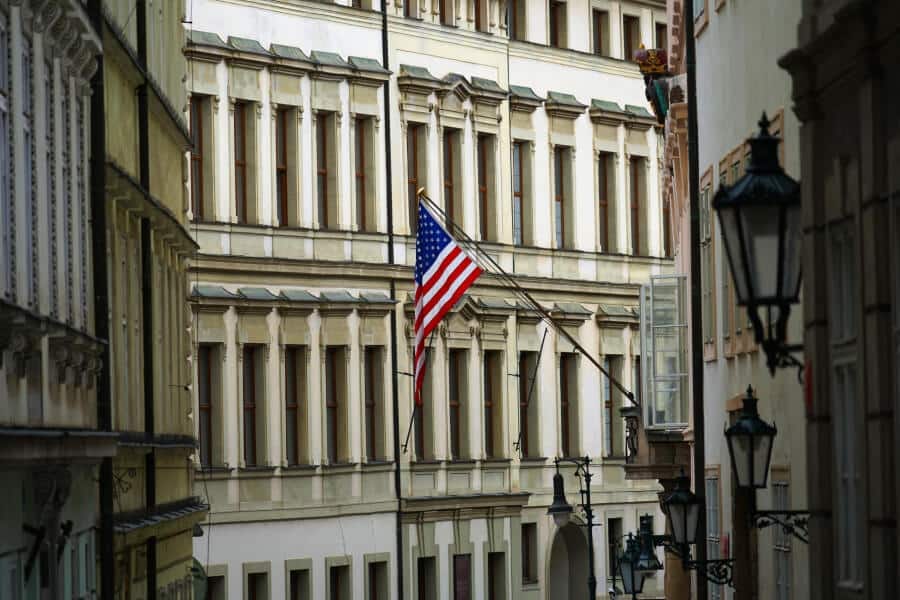 US embassy in Prague, Czech Republic: Getting a US Visa