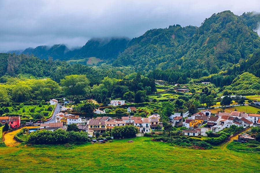 Portugal: Fu as village, Azores